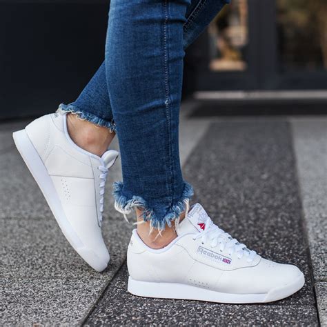 Weiss Sneakers 